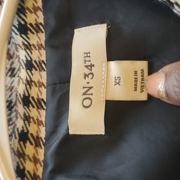 NWOT Macy's On 34th Checked Car Coat - Picture 4 of 7